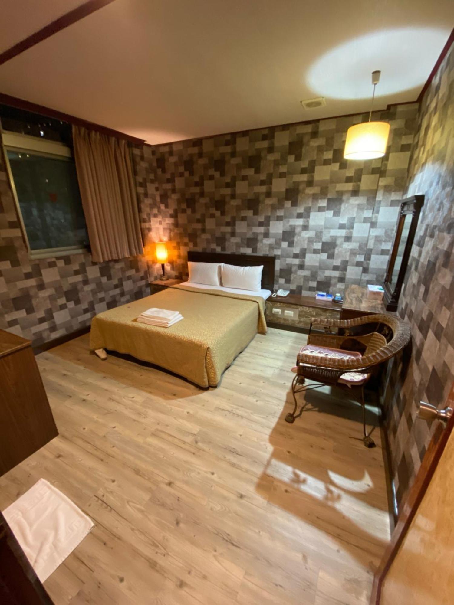 Hotel Lee-Chan Тайпей Екстериор снимка