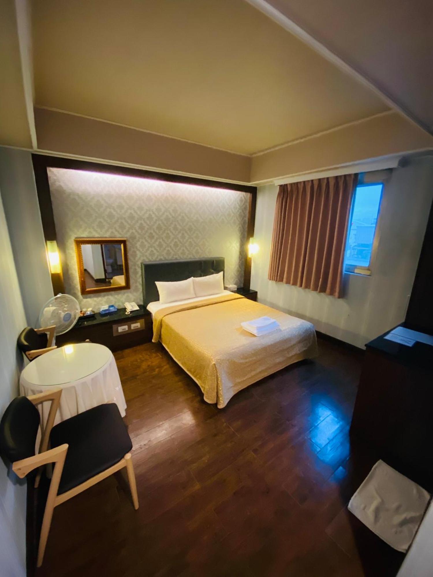 Hotel Lee-Chan Тайпей Екстериор снимка
